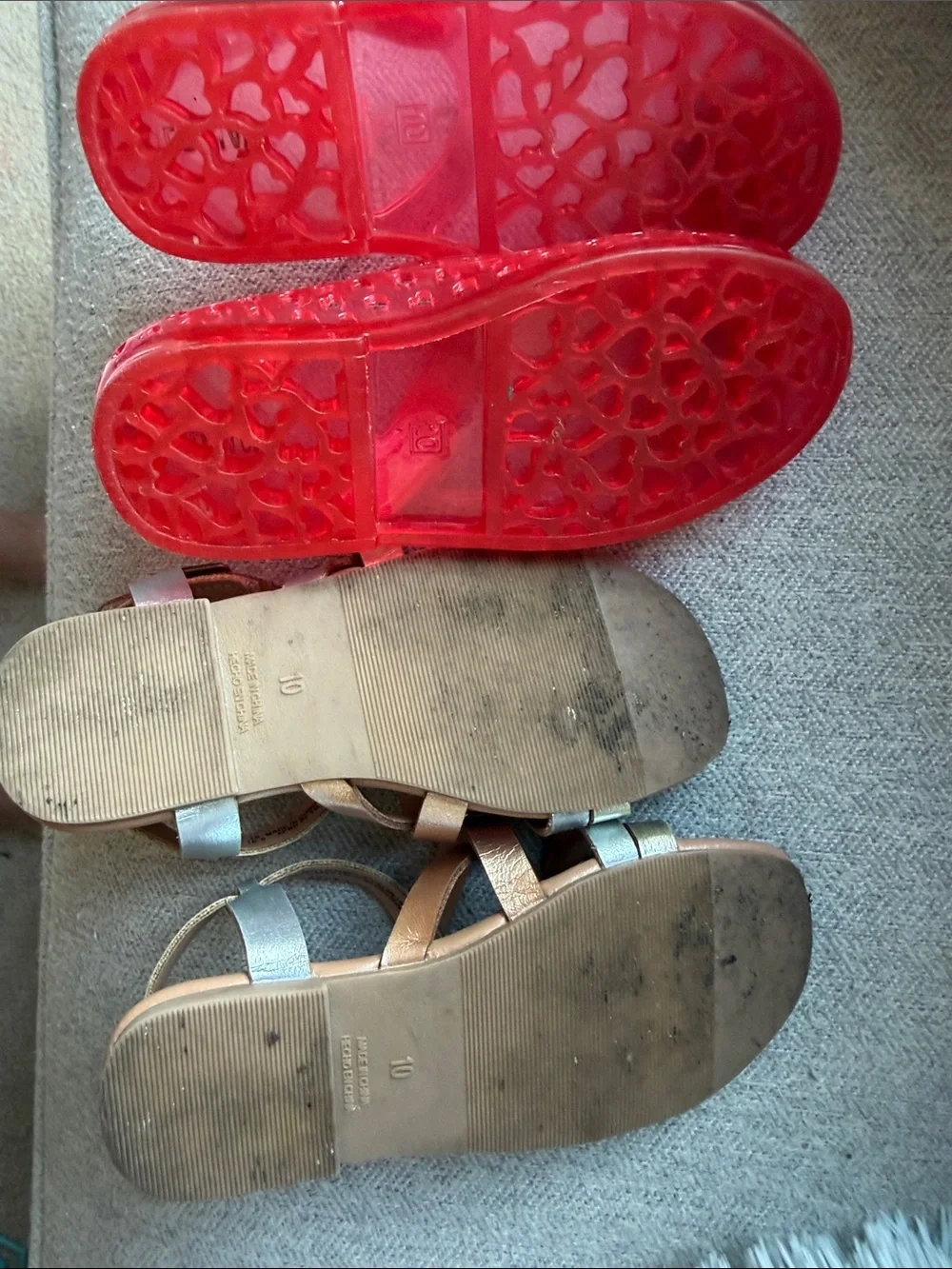 EUC sz 10 Old Navy Metallic Strappy Sandals